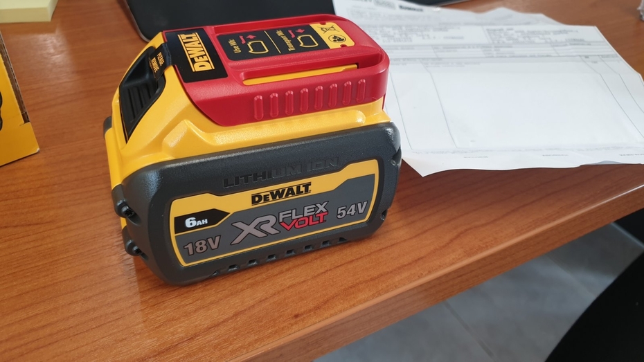 dewalt 03.jpg