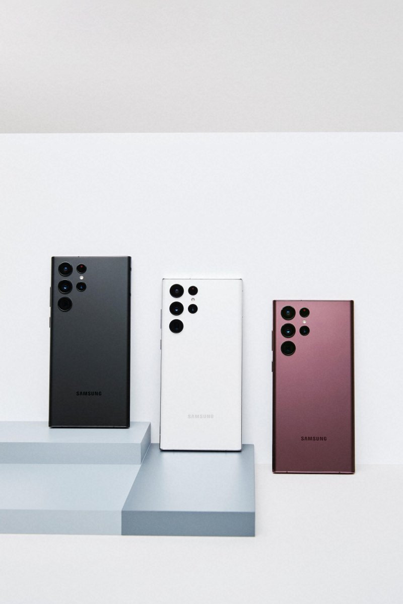 1-20_galaxy_s22_ultra_group_image3_design_li.jpg