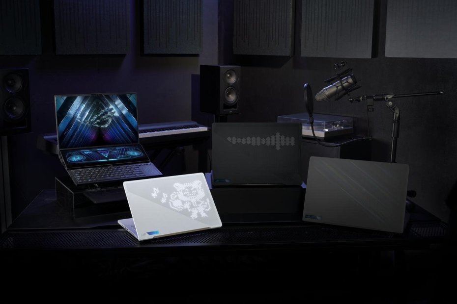 Zephyrus Family lineup Photo.jpg