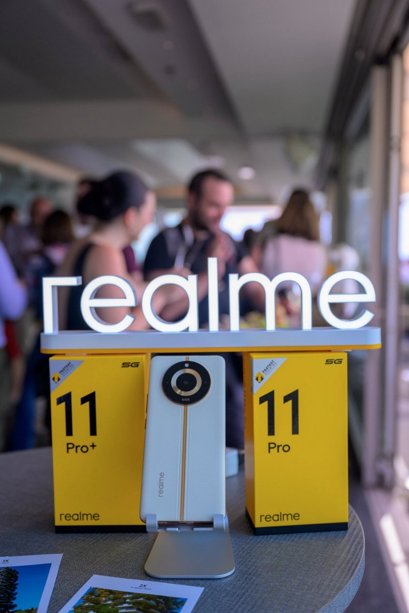 ReaLme_11_Pro_5G_323.jpg