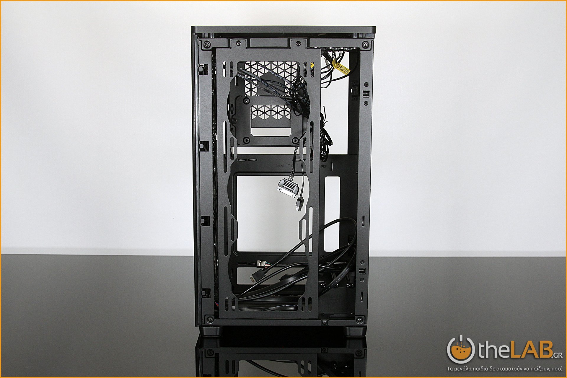 large.corsair_2000d_case_review_icue_mini_itx_exterior_interior_airflow_image010.jpg