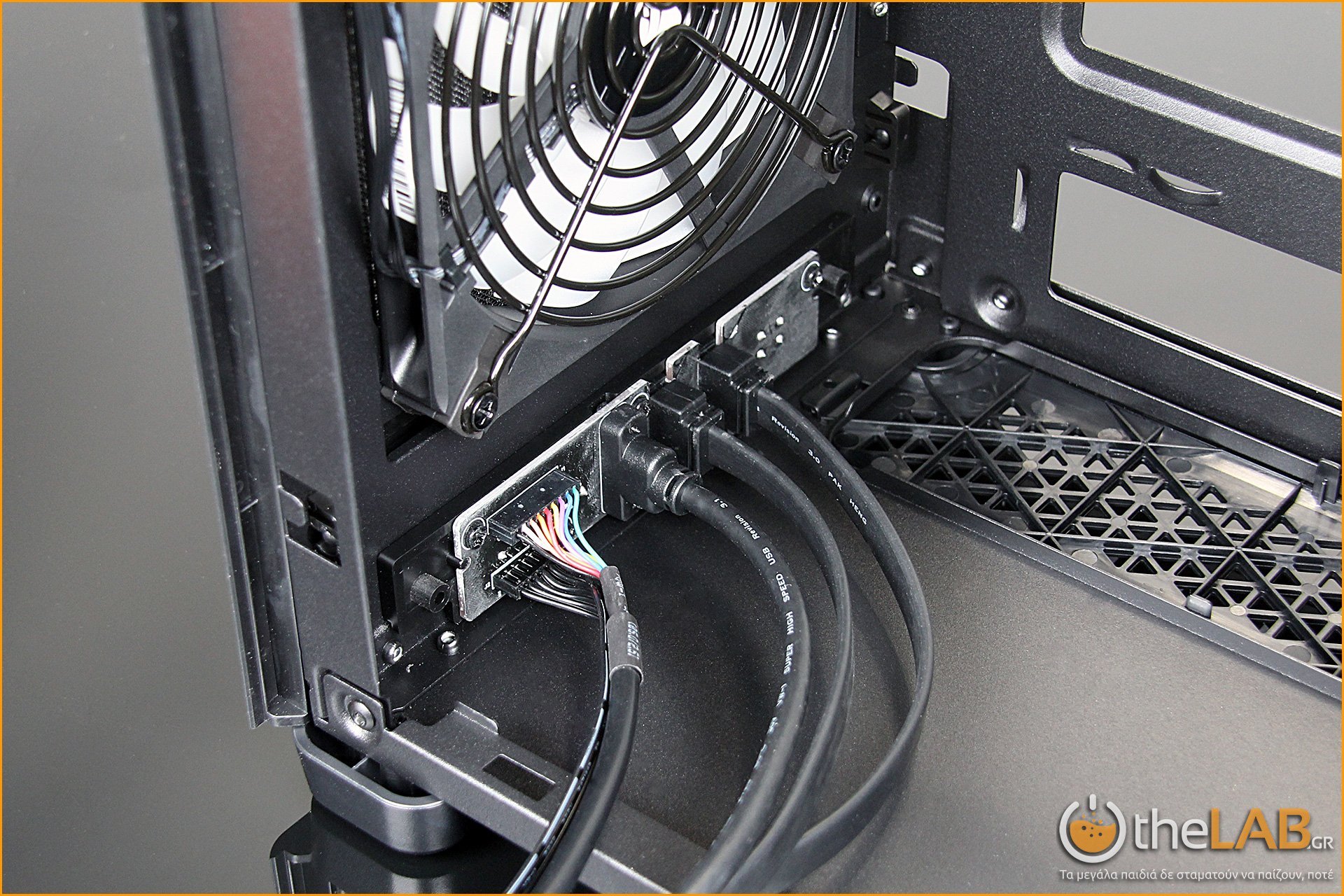 large.corsair_2000d_case_review_icue_mini_itx_exterior_interior_airflow_image013.jpg
