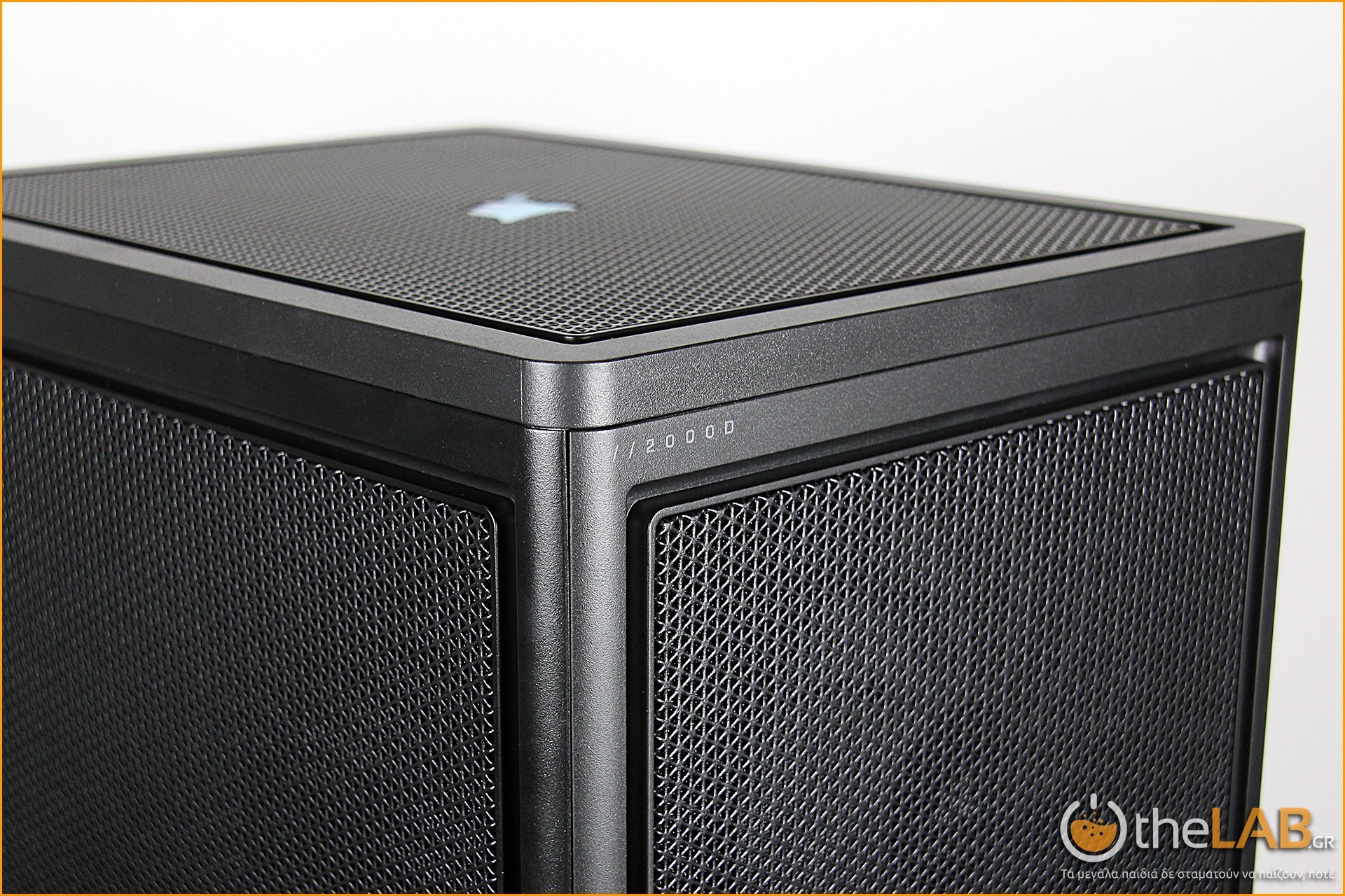 large.corsair_2000d_case_review_icue_mini_itx_exterior_packaging_airflow_image006.jpg