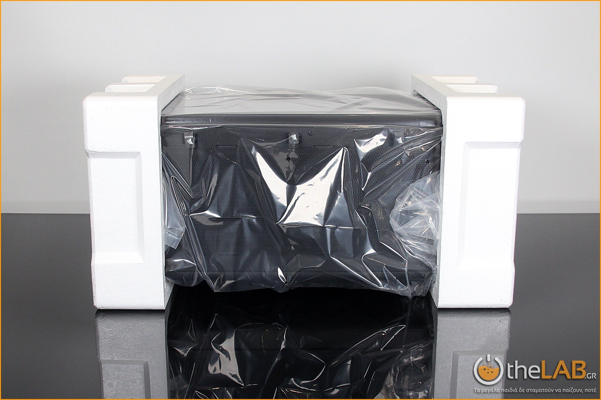 corsair_2000d_case_review_packaging_airflow_image008.jpg