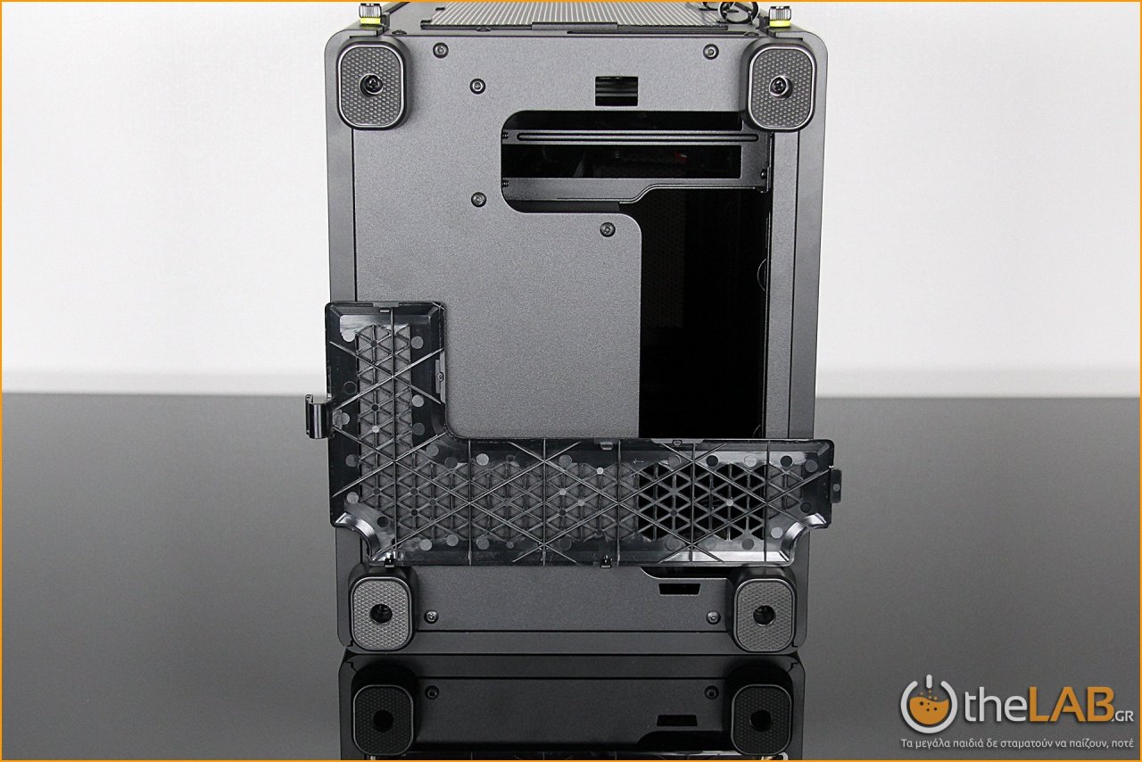 corsair_2000d_case_review_icue_mini_itx_exterior_packaging_airflow_image018.jpg