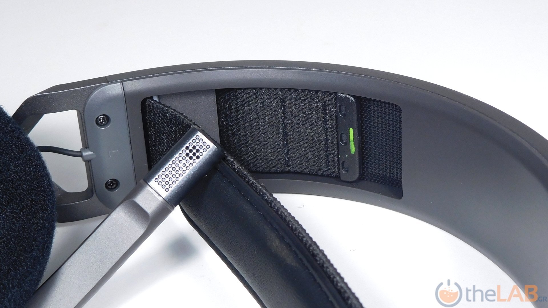 large.Corsair_HS80_Max_Wireless_Headset_