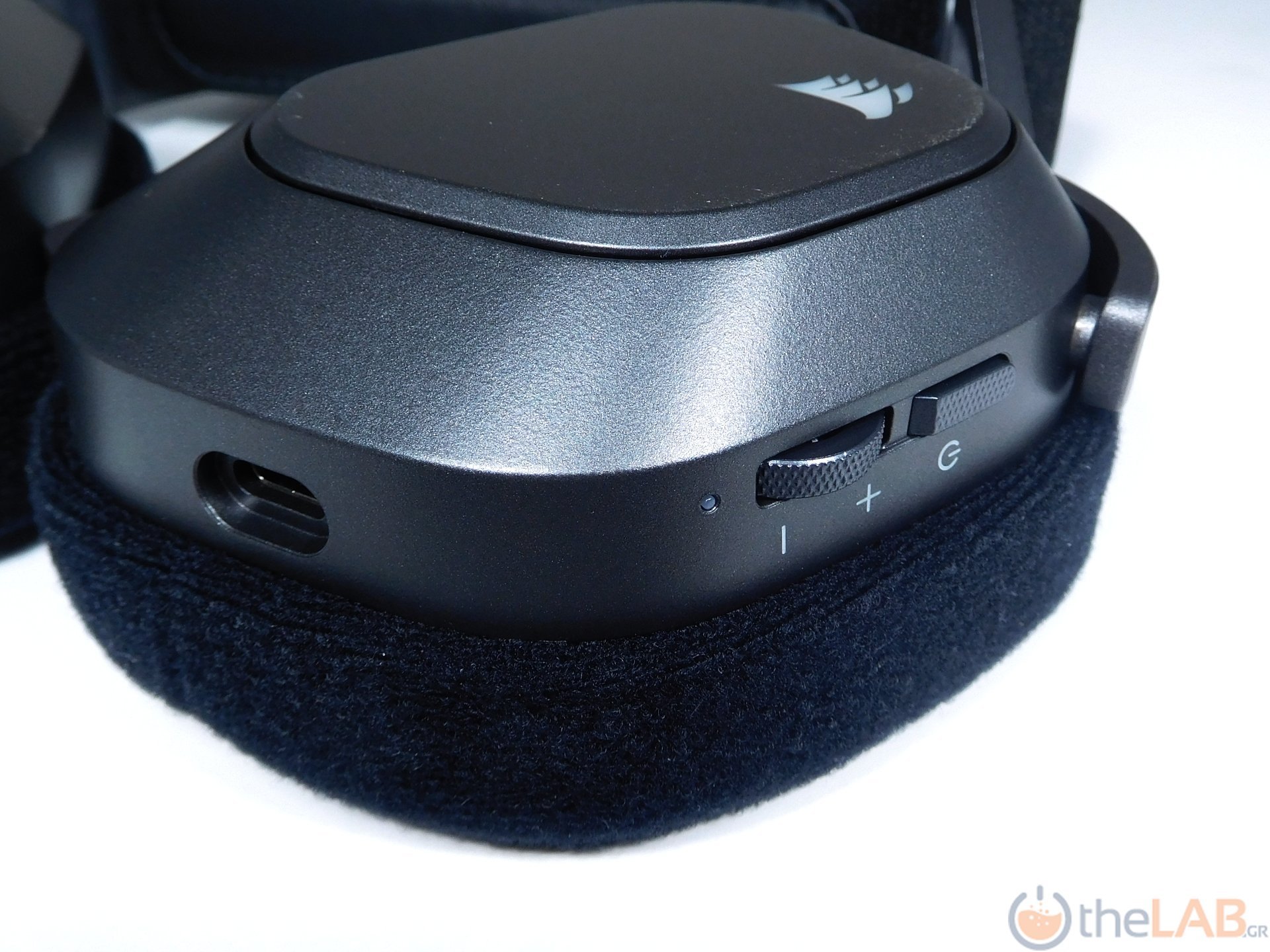 large.Corsair_HS80_Max_Wireless_Headset_