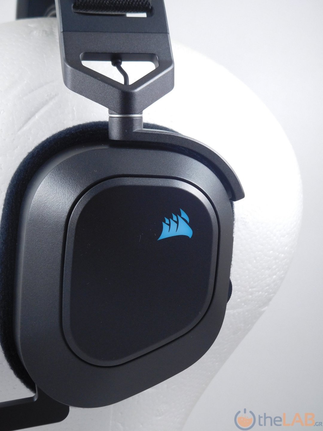 large.Corsair_HS80_Max_Wireless_Headset_