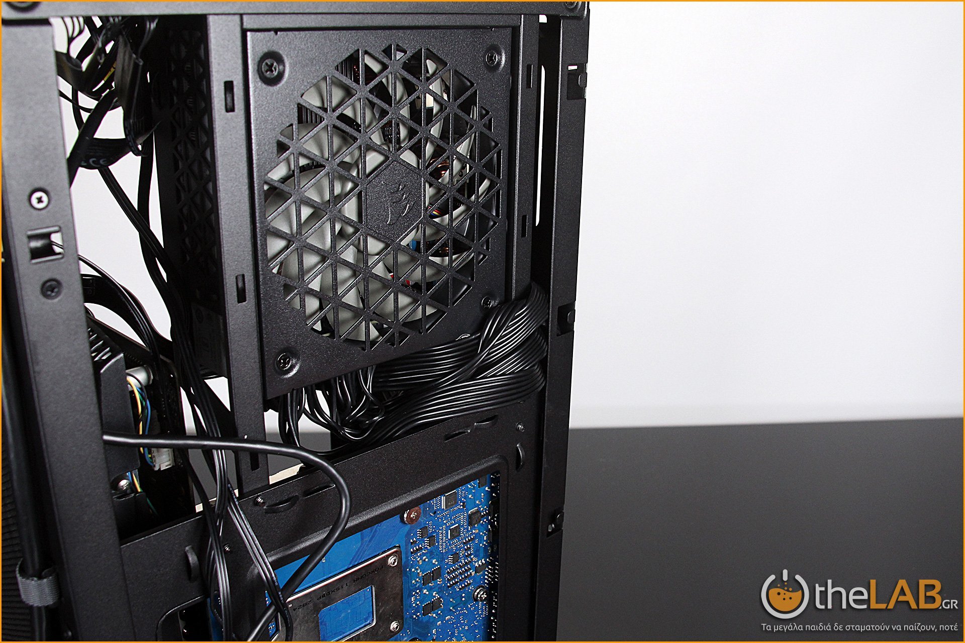 large.corsair_2000d_case_review_icue_mini_itx_exterior_interior_airflow_miniitx_installation_image007.jpg