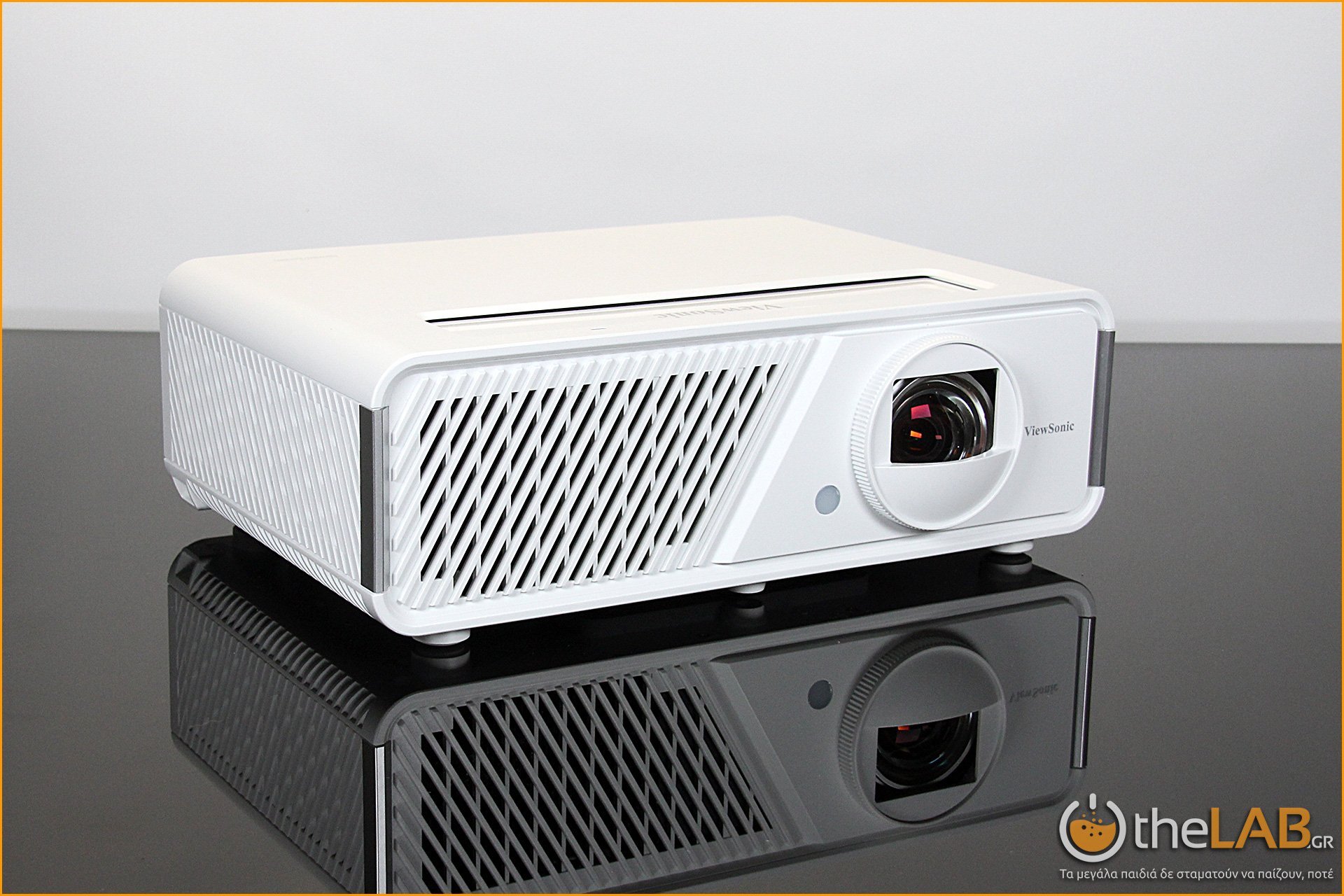 large.viewsonic_x2_projector_short_throw_compact_review_image005.jpg