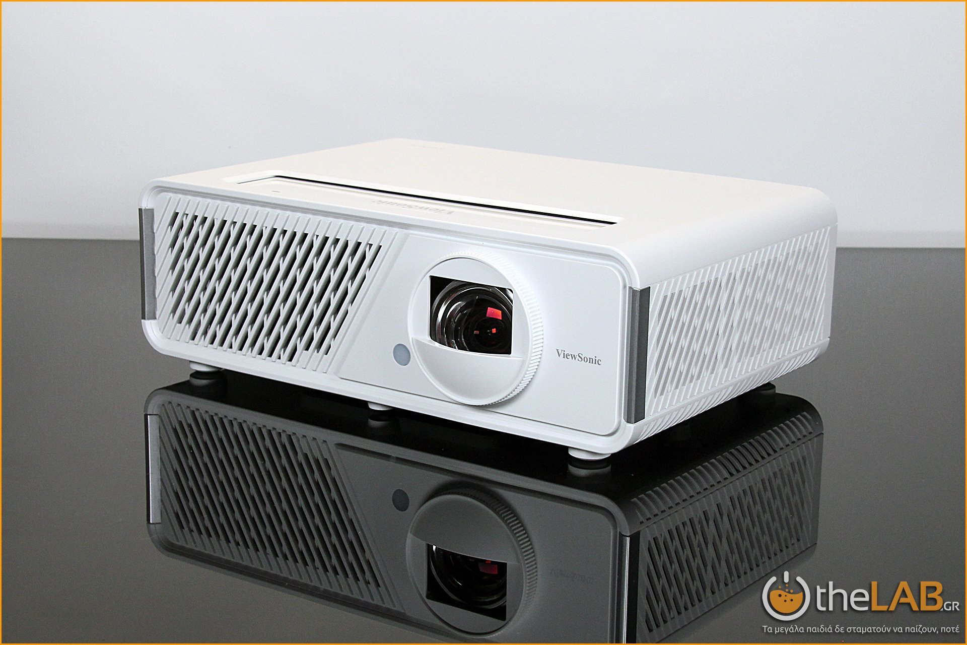 large.viewsonic_x2_projector_short_throw_compact_review_image006.jpg