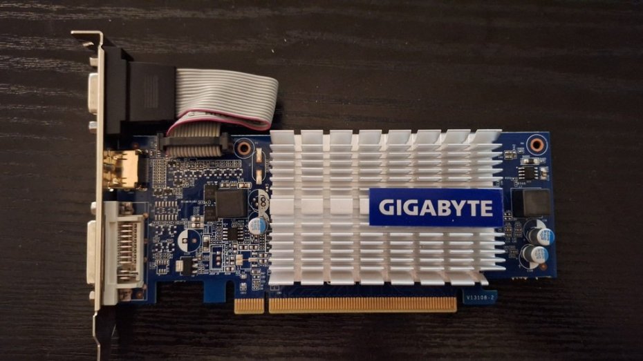 GIGABYTEGV-N210SL-1GI1.thumb.jpg.f802dcf4bee96540d8b060d63649b08d.jpg