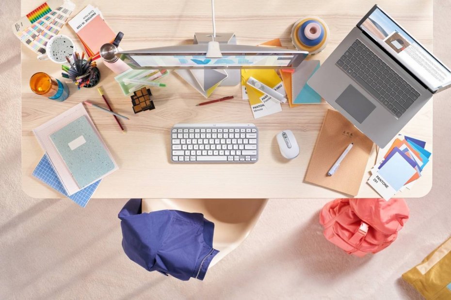 MX Keys Mini - Lifestyle 2.jpg