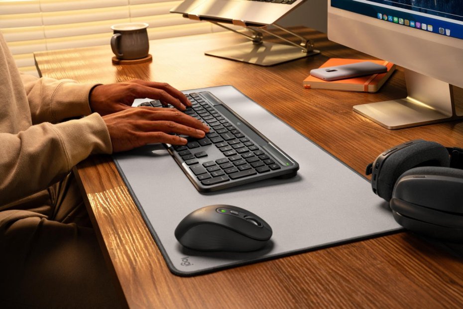 Copy of K950-SignatureSlimSolar-Graphite Universal-LIFE-Angle07 (1).jpg