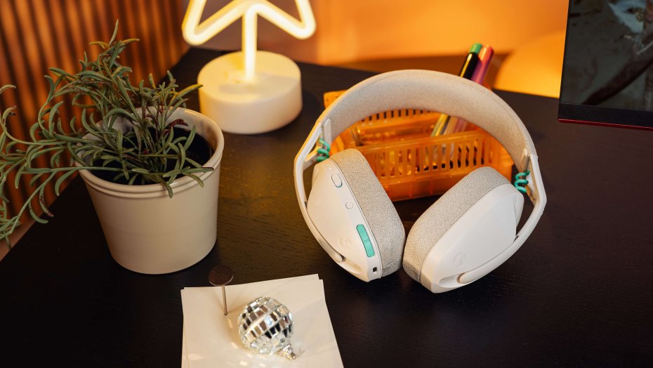 High_Resolution_PNG-G321 Lightspeed ENVR White Desk.jpg