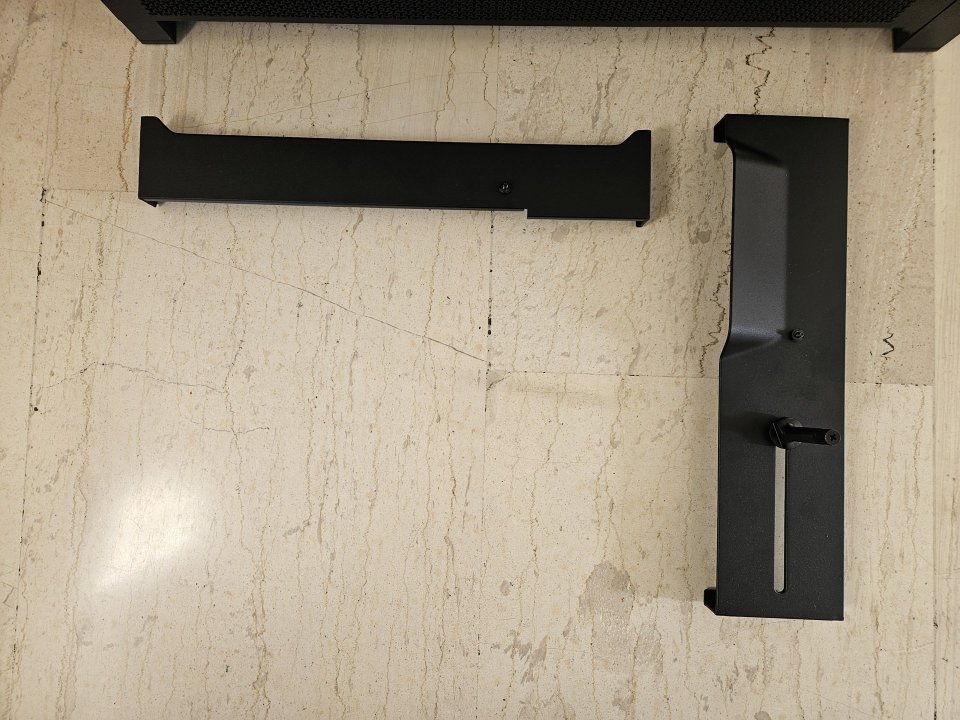 up and middle cable shrouds.jpg