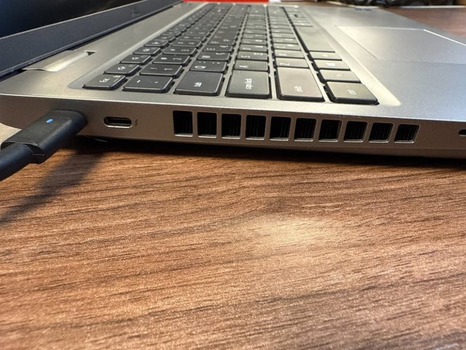 Dell 5520 -  (2).jpg