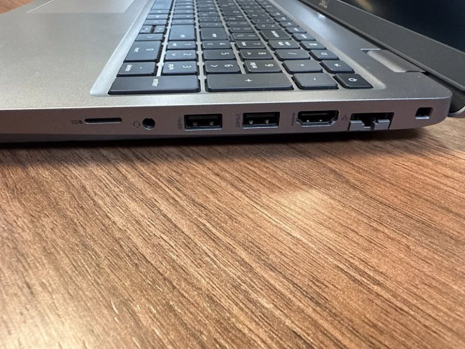 Dell 5520 -  (3).jpg