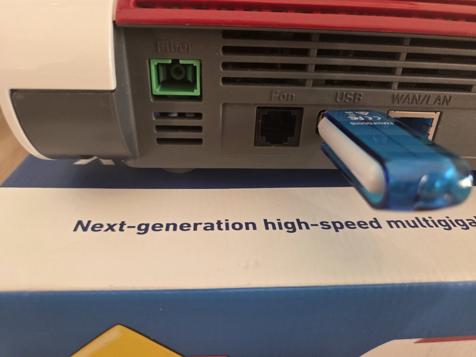 fiber and usb.jpg