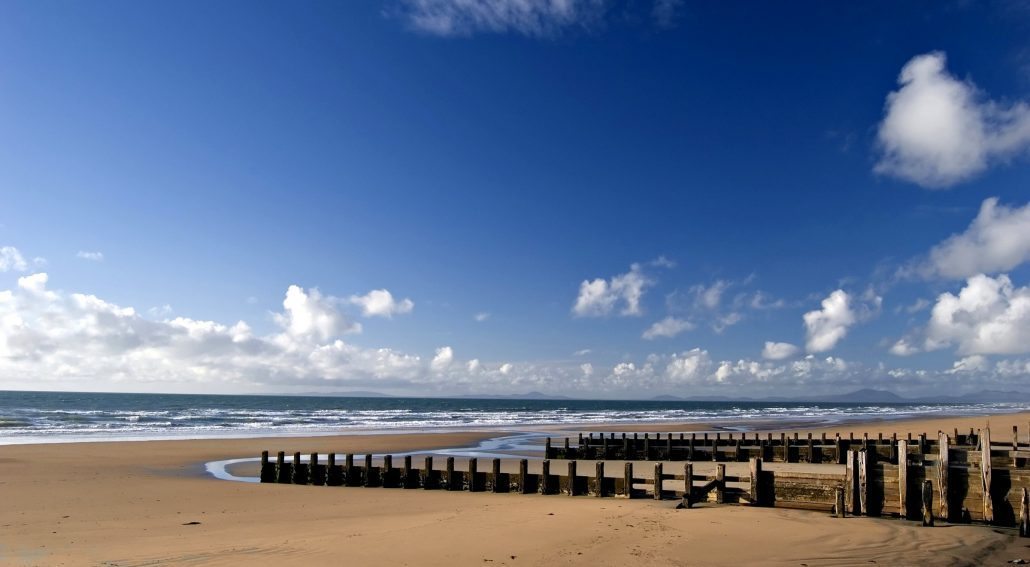 Beach-in-Barmouth_Wales-000004631308_web