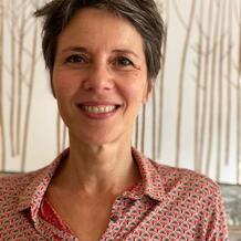 Caroline Mestik , Gestalt à Saintes, France