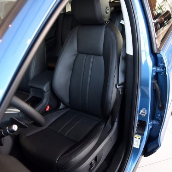 Land Rover Discovery Sport eZee fit covers With rear armrest Seat