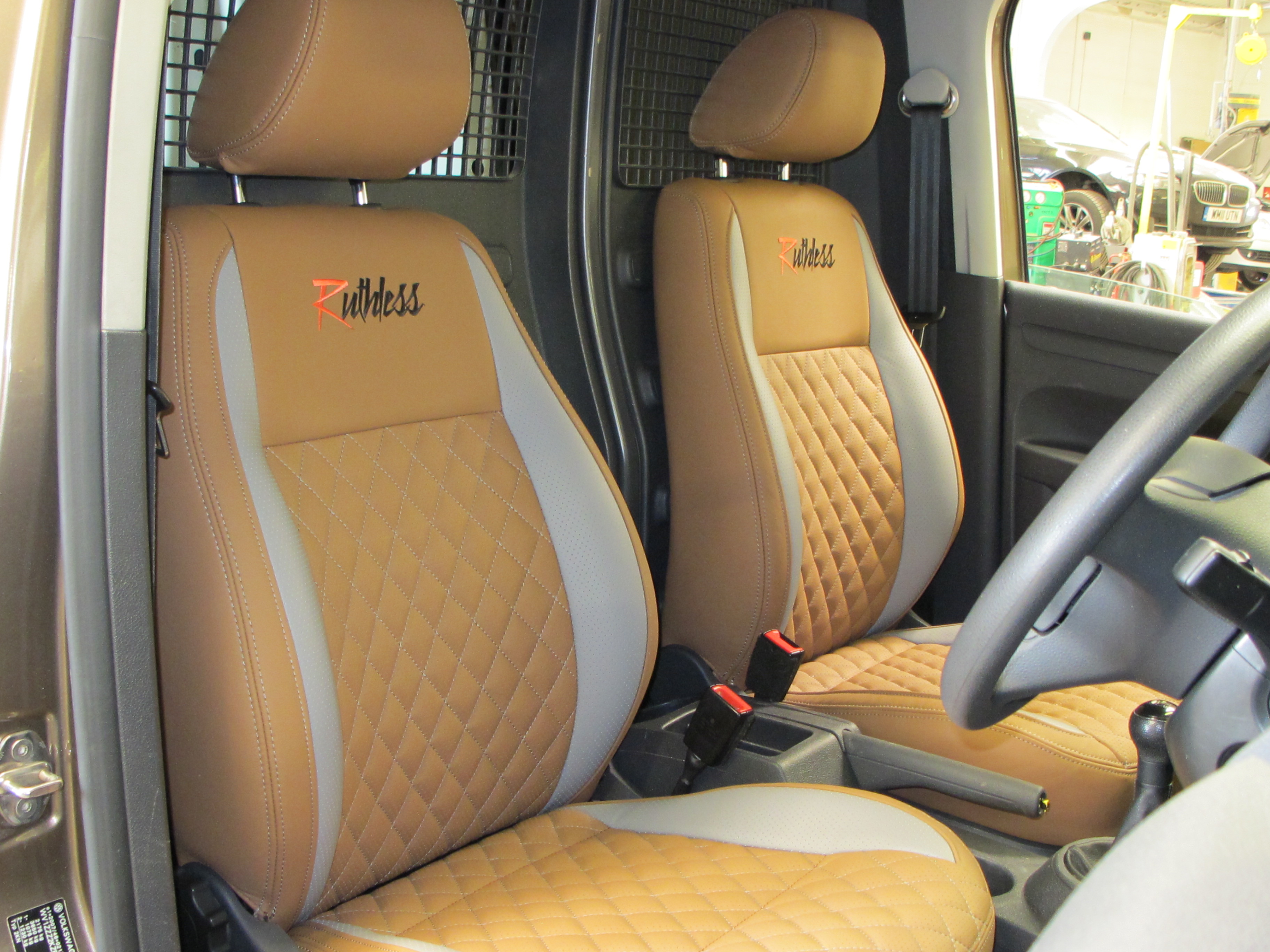 Volkswagen caddy внутри