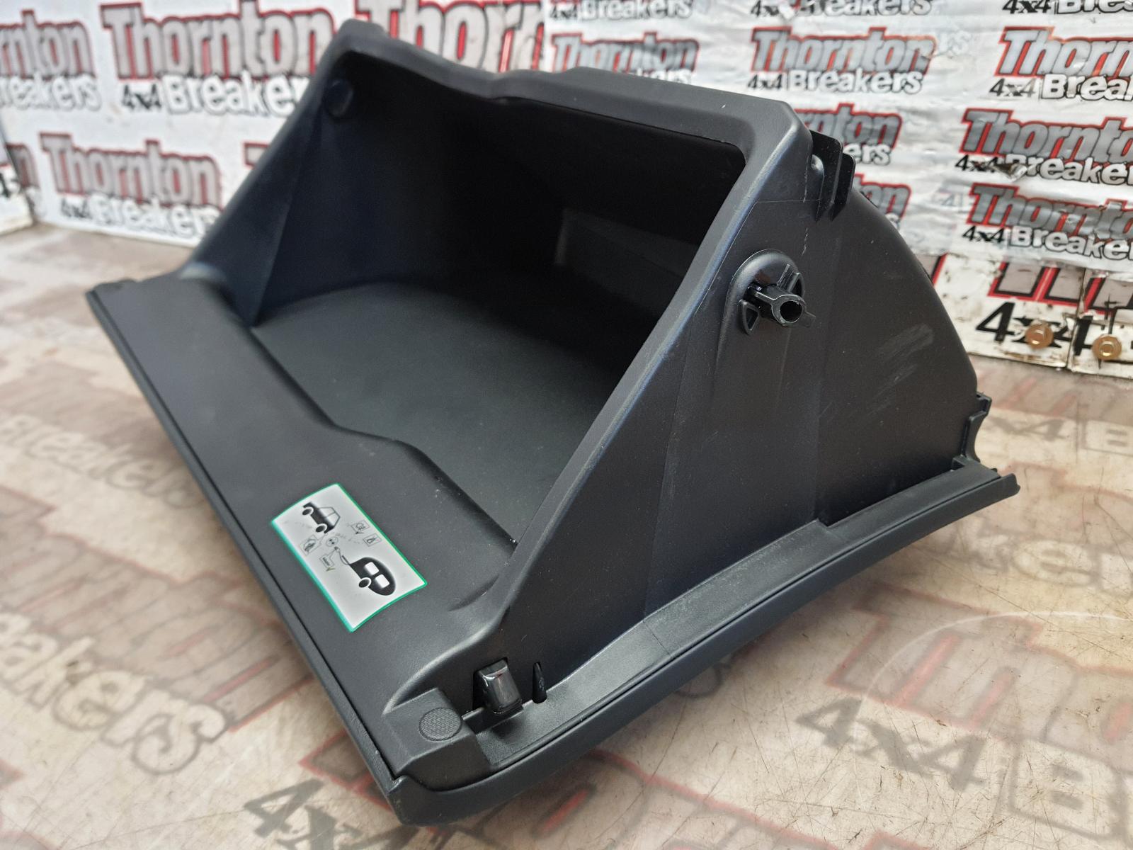 Glove Box HILUX TOYOTA 2021