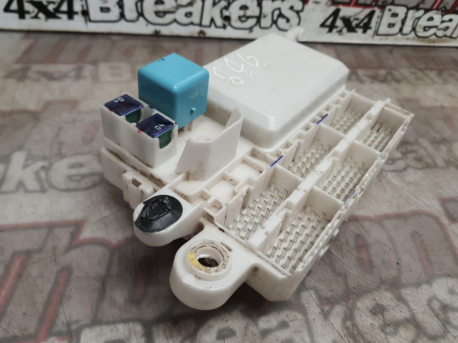 Fuse Box HILUX TOYOTA 2015