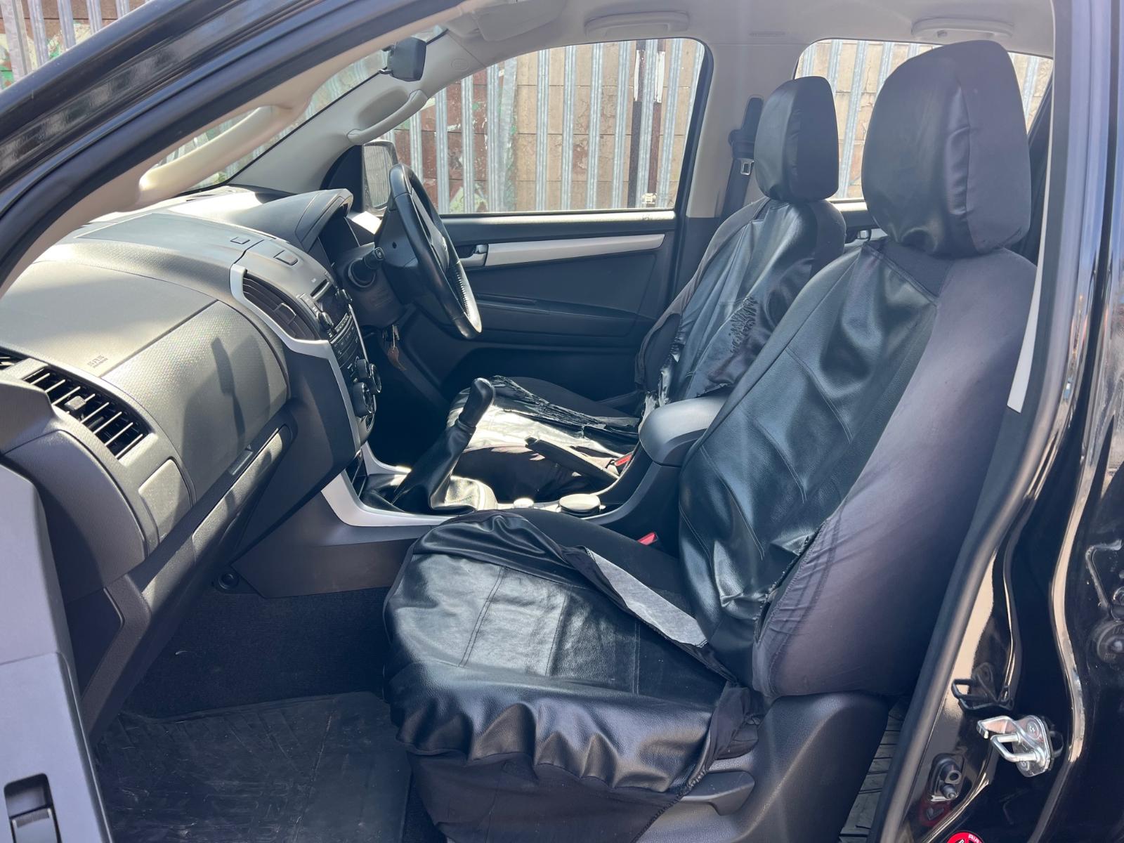 RF Lower Control Arm DMAX ISUZU 2013