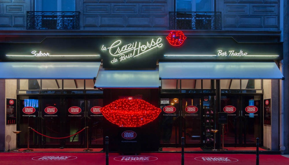 One of the most romantic things to do in Paris is going to crazy horse in paris