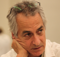 David Strathairn