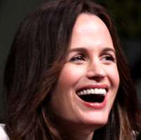 Elizabeth Reaser
