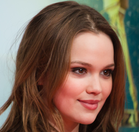 Emilia Schüle