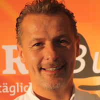 Karlheinz Hauser