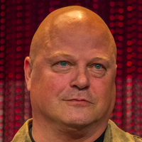 Michael Chiklis