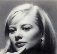 Shirley Knight