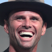 Walton Goggins
