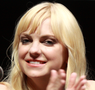 Anna Faris läuft gerade in Mom auf ProSieben Anna Faris läuft gerade in Mom auf ProSieben