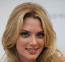 April Bowlby läuft gerade in Two and a Half Men auf ProSieben April Bowlby läuft gerade in Two and a Half Men auf ProSieben