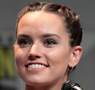 Daisy Ridley läuft gerade in Star Wars: Die letzten Jedi auf Sky Cinema Daisy Ridley läuft gerade in Star Wars: Die letzten Jedi auf Sky Cinema