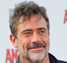 Jeffrey Dean Morgan läuft gerade in Watchmen – Die Wächter auf Sky Cinema Special HD Jeffrey Dean Morgan läuft gerade in Watchmen – Die Wächter auf Sky Cinema Special HD