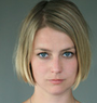 Maja Beckmann läuft gerade in Knallerfrauen auf Sat 1 Maja Beckmann läuft gerade in Knallerfrauen auf Sat 1