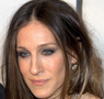 Sarah Jessica Parker läuft gerade in Sex and the City auf sixx Sarah Jessica Parker läuft gerade in Sex and the City auf sixx