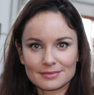 Sarah Wayne Callies läuft gerade in The Walking Dead auf RTL II Sarah Wayne Callies läuft gerade in The Walking Dead auf RTL II