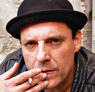 Tom Sizemore läuft gerade in Hawaii Five-0 auf FOX Tom Sizemore läuft gerade in Hawaii Five-0 auf FOX