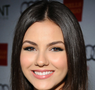 Victoria Justice läuft gerade in Victorious auf nick MTV Victoria Justice läuft gerade in Victorious auf nick MTV