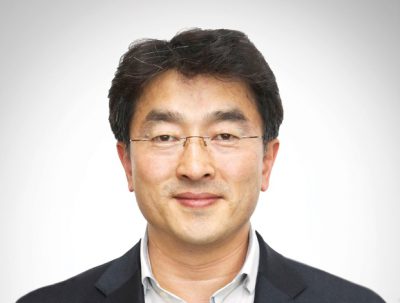 Hong NAMKOONG, Executive Vice-President and Managing Director, UAE of SAMSUNG ENGINEERING COMPANY