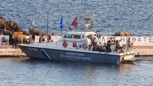 Πυρκαγιά στα Κύθηρα: Λιμενικοί απεγκλώβισαν 139 άτομα από παραλία - Ένα βρέφος μεταξύ τους