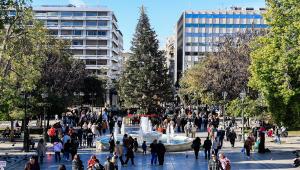 Εορταστικό ωράριο: Πως θα λειτουργήσουν τα καταστήματα μέχρι την Πρωτοχρονιά – Οι Κυριακές που θα είναι ανοιχτά